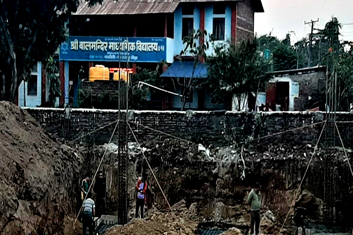 कुन नेताबाट शिल्यान्यास गराउने भन्ने विवादले विद्यालय भवन निर्माण अवरुद्ध